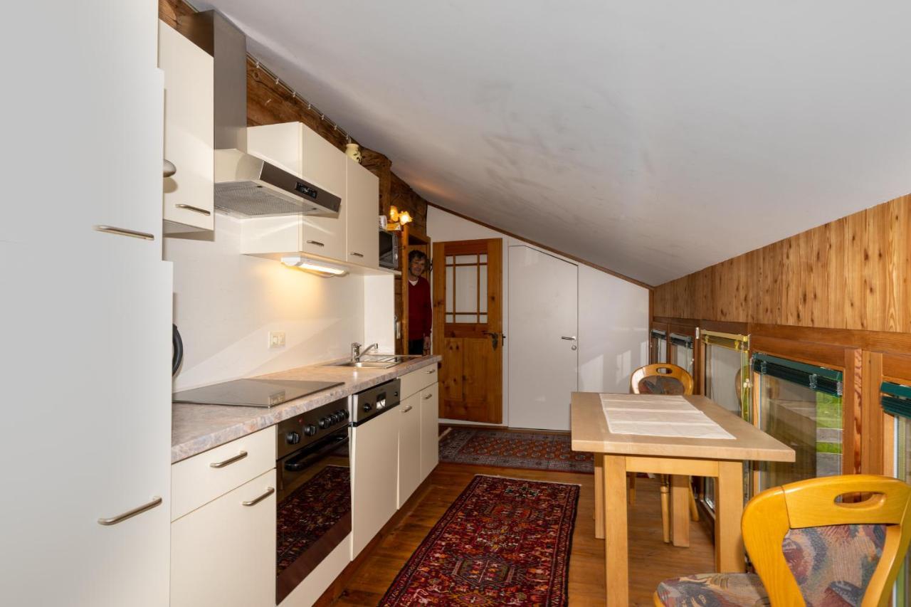 Haus Holzwurm Lägenhet Raggal Exteriör bild