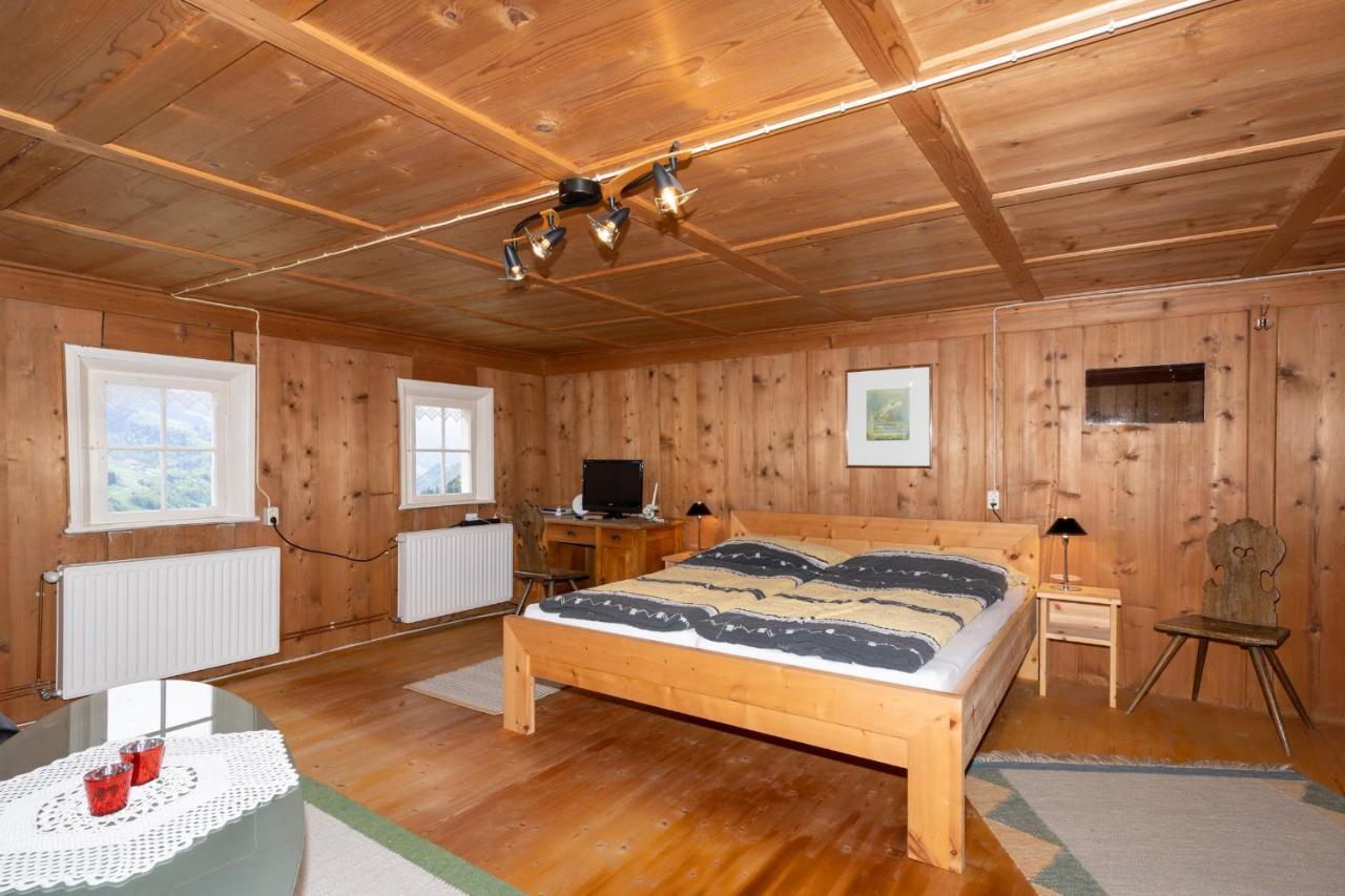 Haus Holzwurm Lägenhet Raggal Exteriör bild