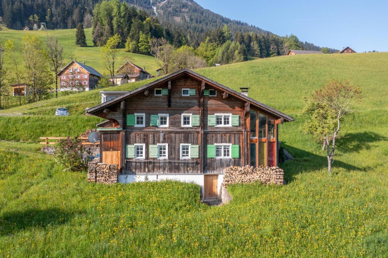 Haus Holzwurm Lägenhet Raggal Exteriör bild